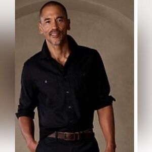 New!! Banana Republic textured shirt Black